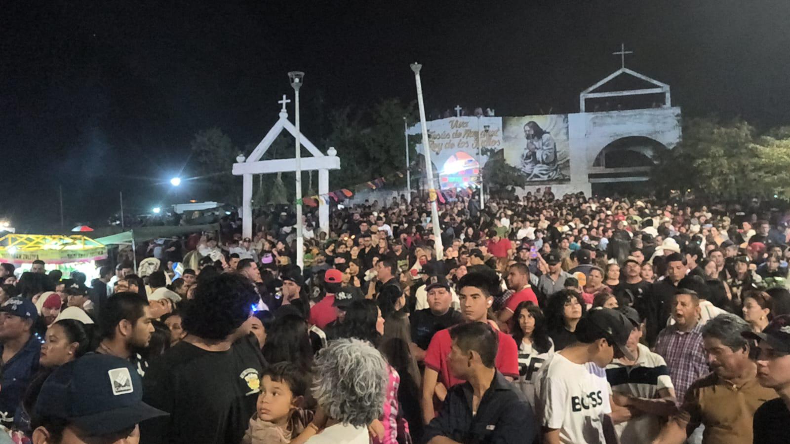 $!Más de 50 mil personas viven la noche del Viernes Santo en San Miguel Zapotitlán