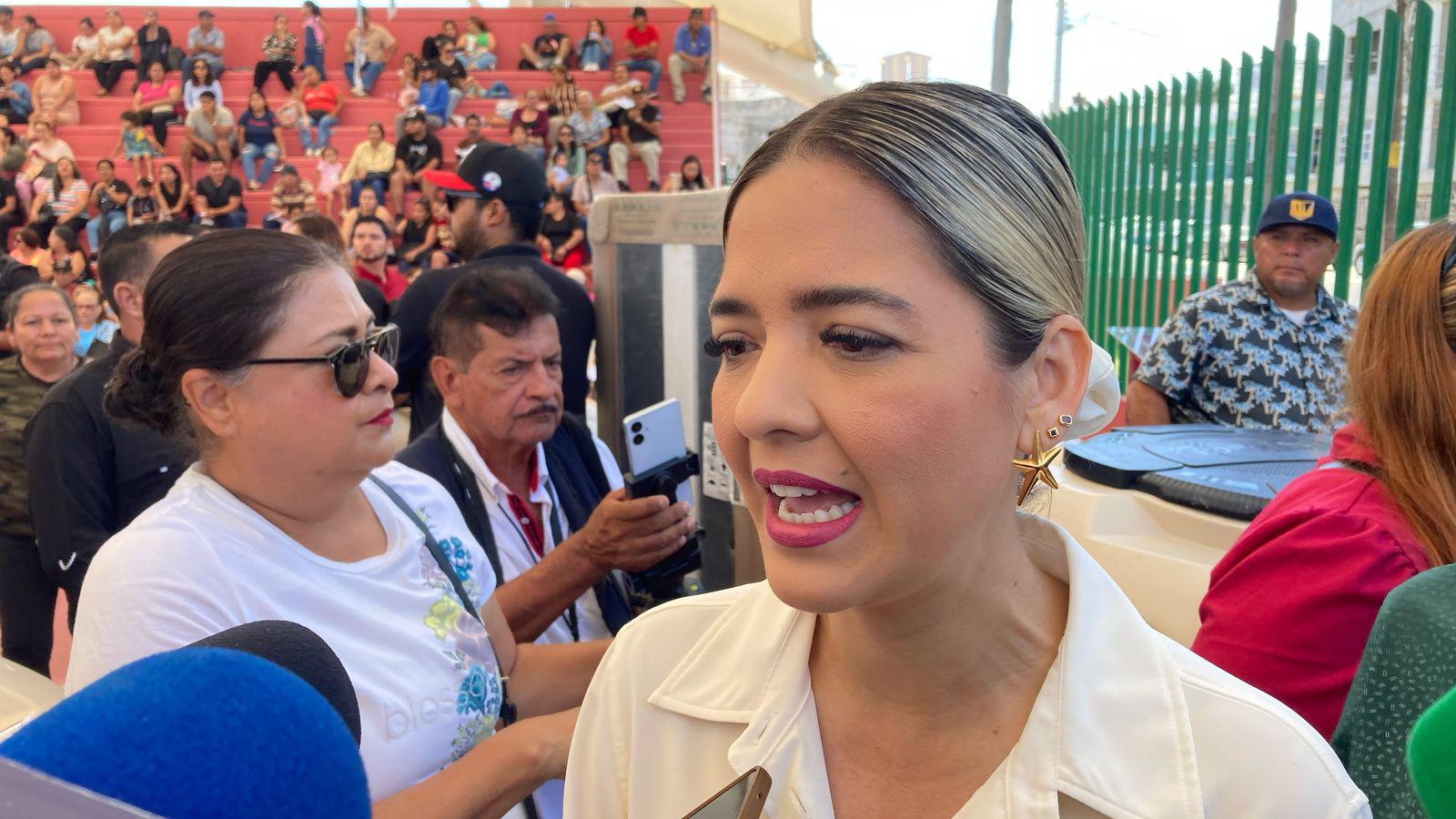 $!Fue de 6 mil pesos el costo de cada palmera repuesta en Paseo Claussen, señaló Estrella Palacios