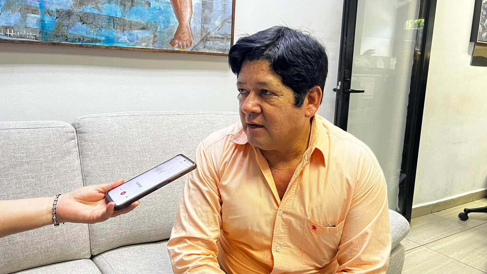 $!Alberto Ramírez, director del Grupo Andart, invita a la comunidad a conocer la exposición “Eclecticismo”.