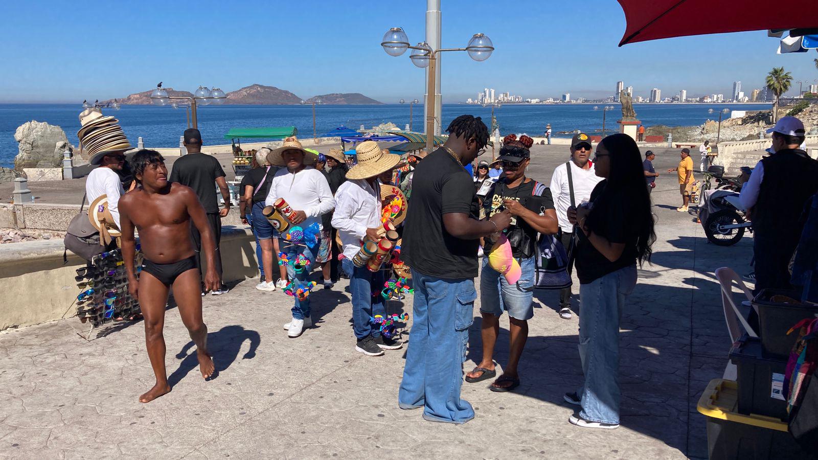 $!Arriba el Carnival Panorama con 4 mil 396 cruceristas