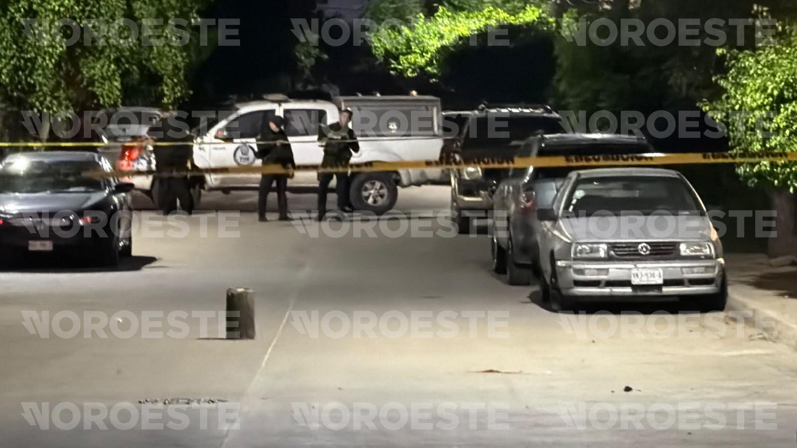 $!Hospitalizan a un hombre tras resultar herido de bala en calles de la colonia Juárez, en Mazatlán