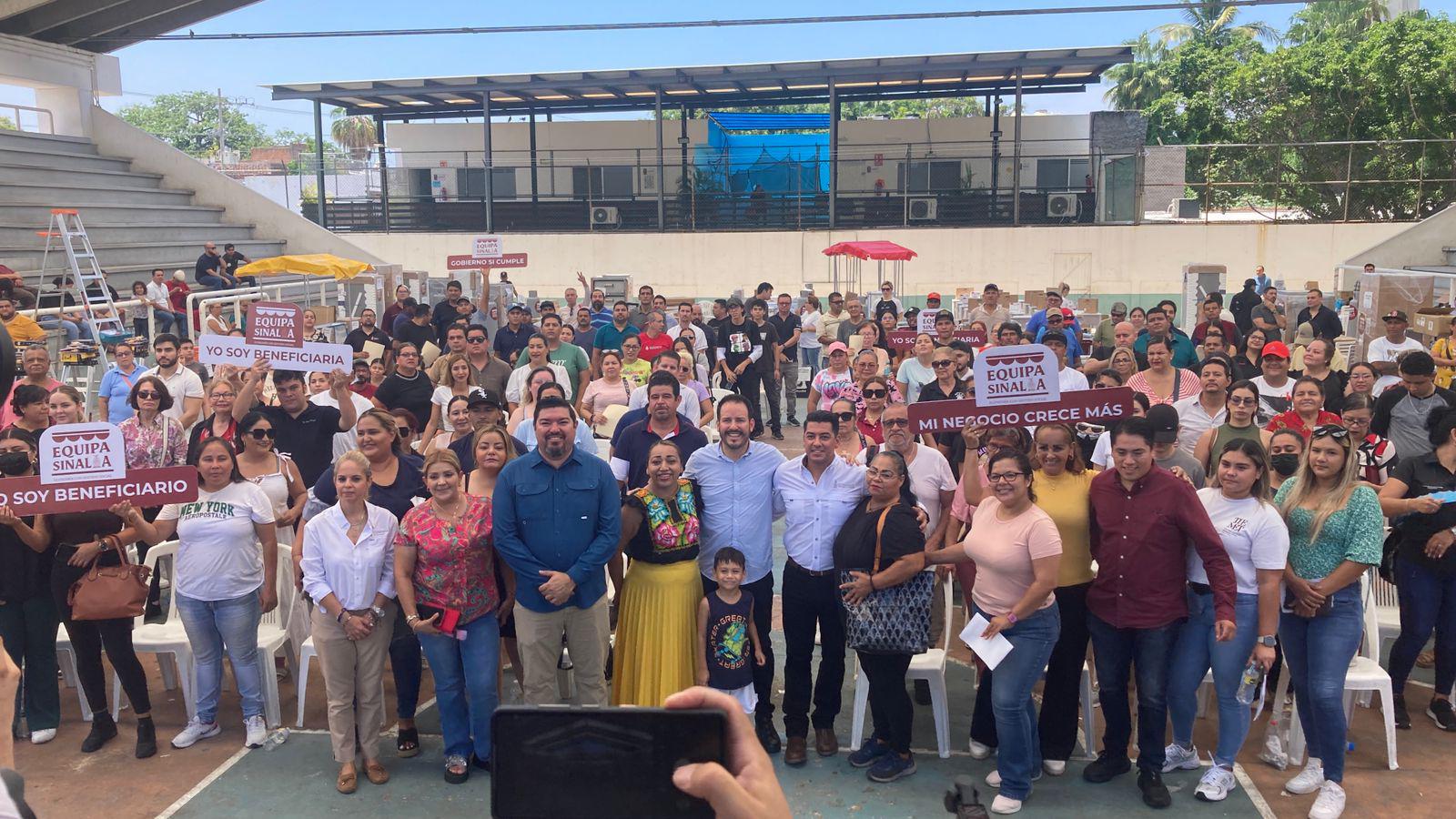 $!Entregan más de 140 equipos productivos a emprendedores de Mazatlán