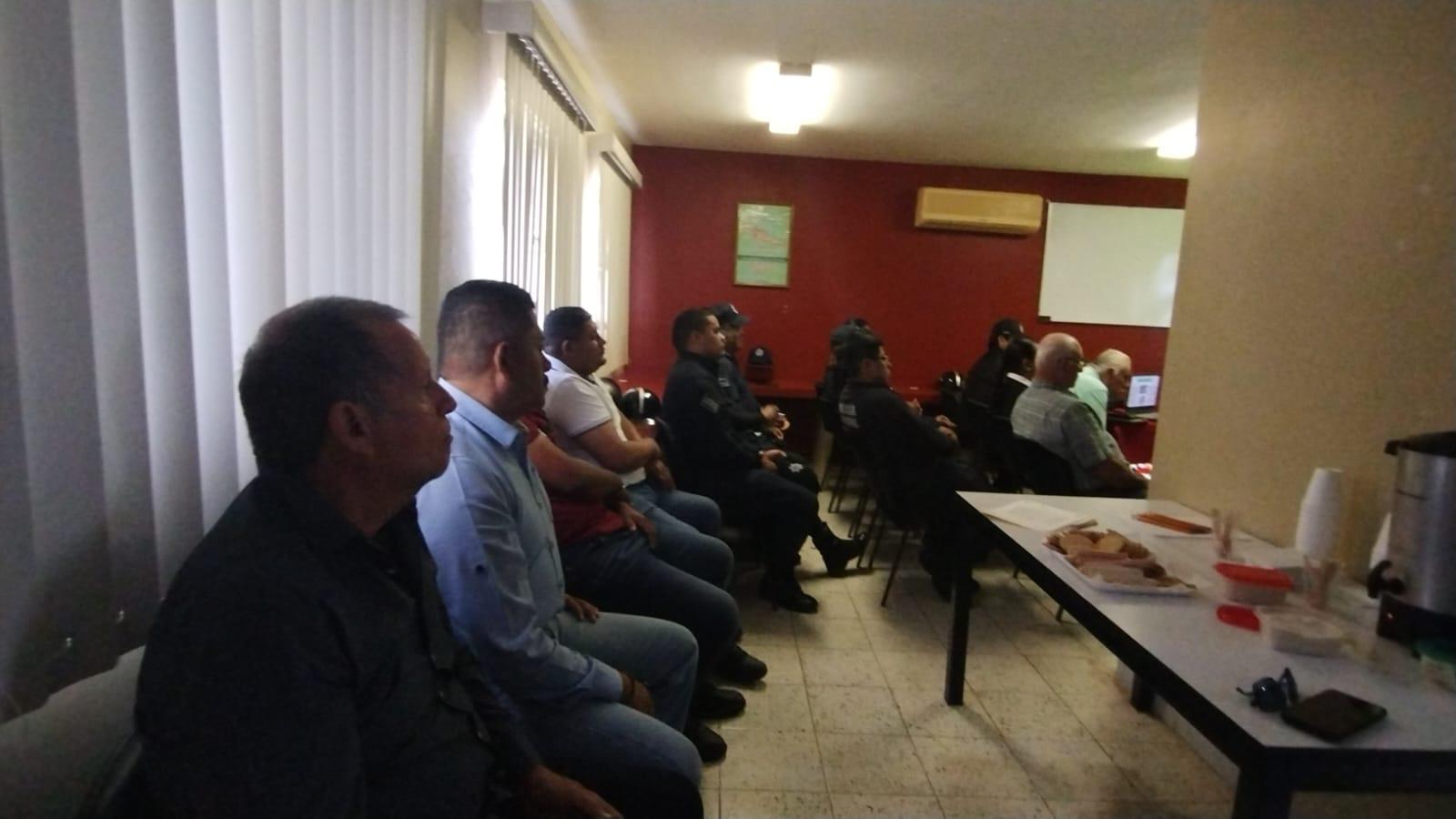 $!Policías de Escuinapa reciben capacitación para abordar casos de adicciones