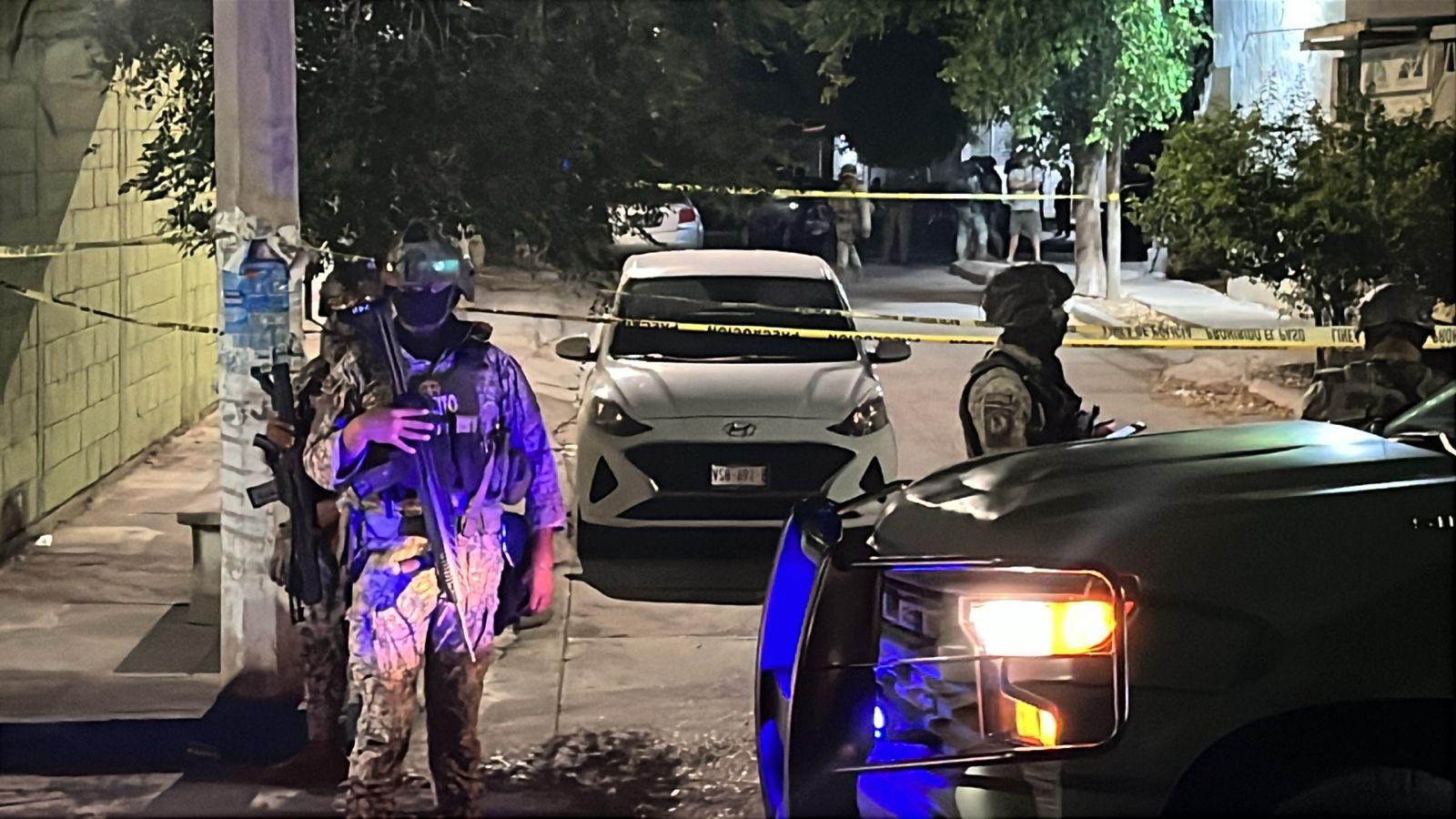 $!Matan a dos jóvenes dentro de vehículo en Infonavit Solidaridad, en Culiacán