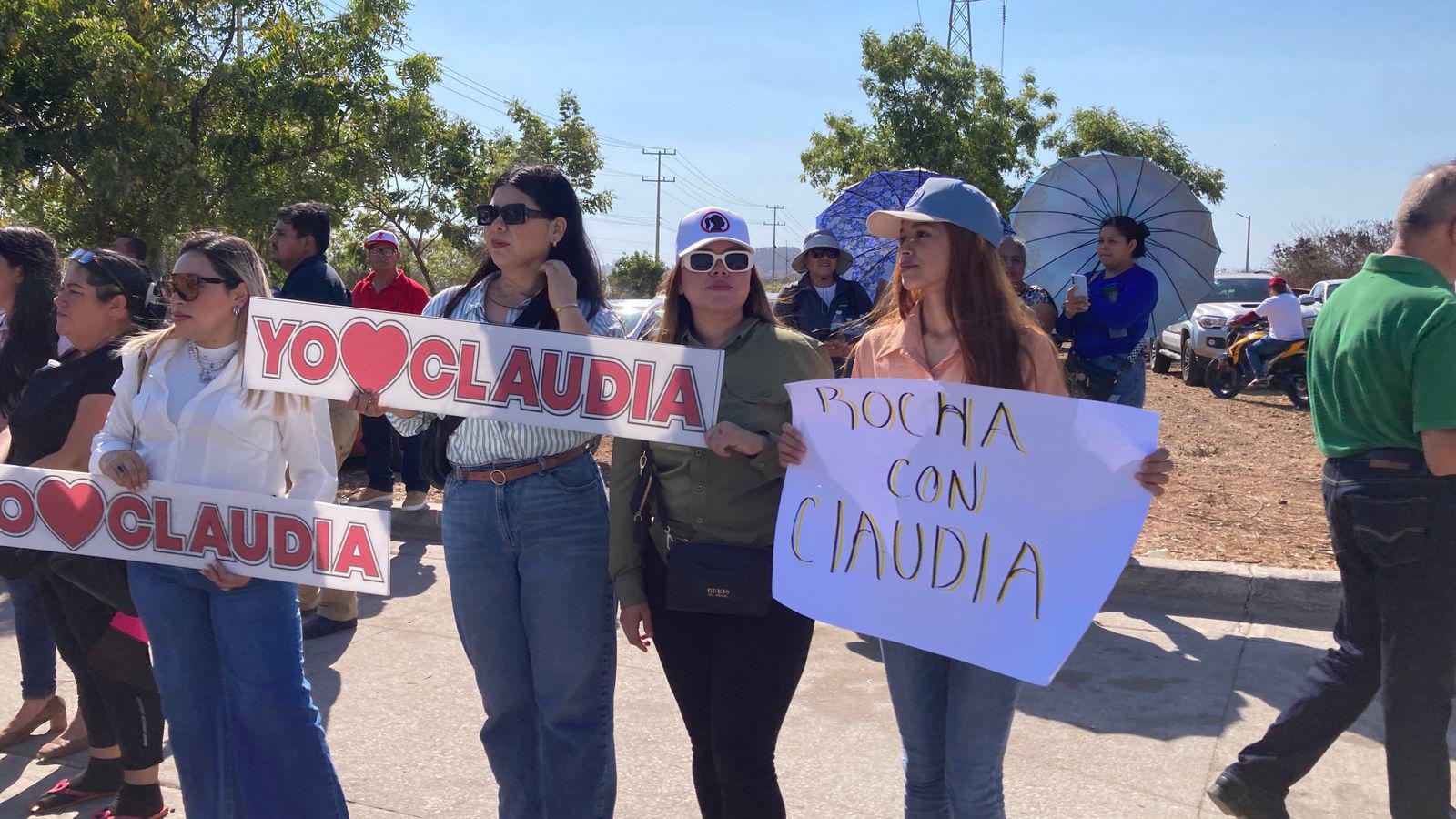 $!Suena la banda para dar la bienvenida a la Presidenta Claudia Sheinbaum en Mazatlán