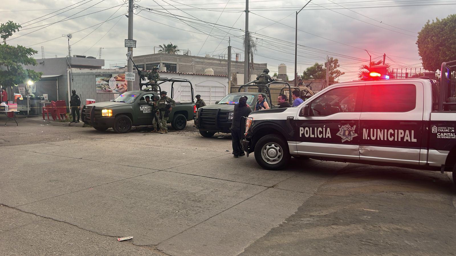 $!Matan a balazos a hombre en una taquería de Barrancos, en Culiacán