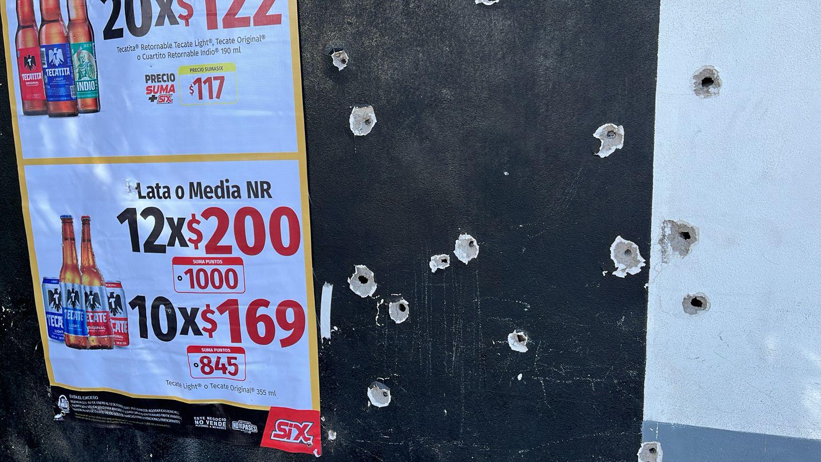 $!Balean e incendian gasolinera y expendio por la carretera Culiacán-Eldorado