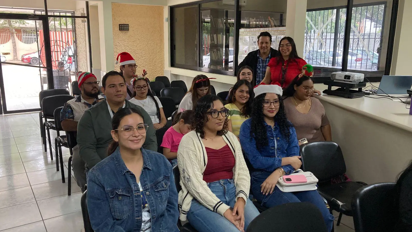 $!CIJ Mazatlán reconoce al psicólogo Herón Torres como Voluntario del Año