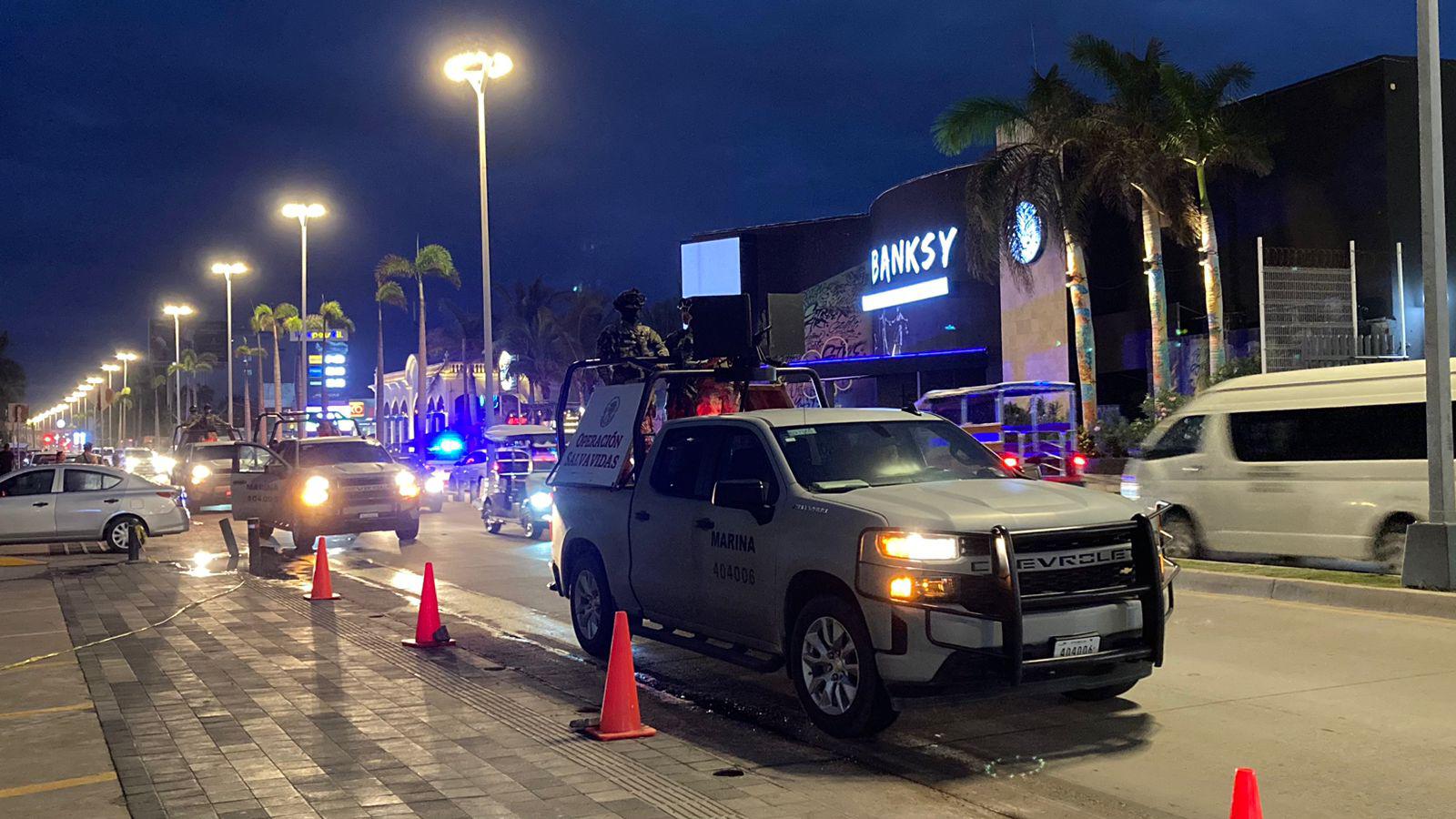 $!Patrullan la Zona Dorada en Mazatlán ante posible llegada de AMLO