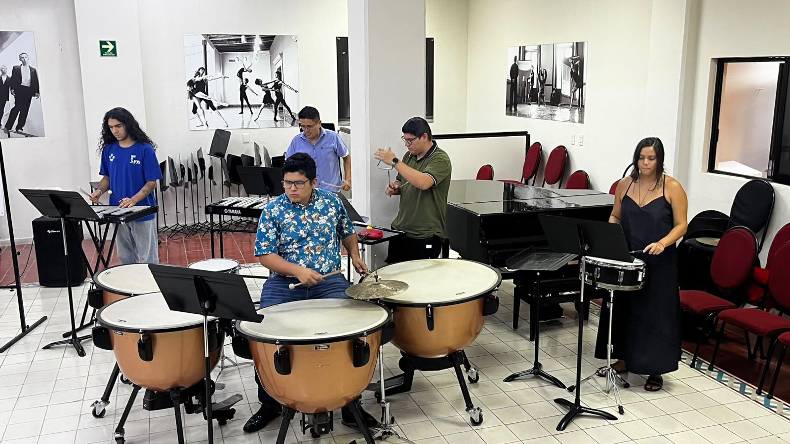 $!Percusionistas participantes en el Foro de Percusiones CMA 2026 ofrecieron una muestra musical al término de la rueda de prensa, como adelanto de las actividades formativas y artísticas que habrá.