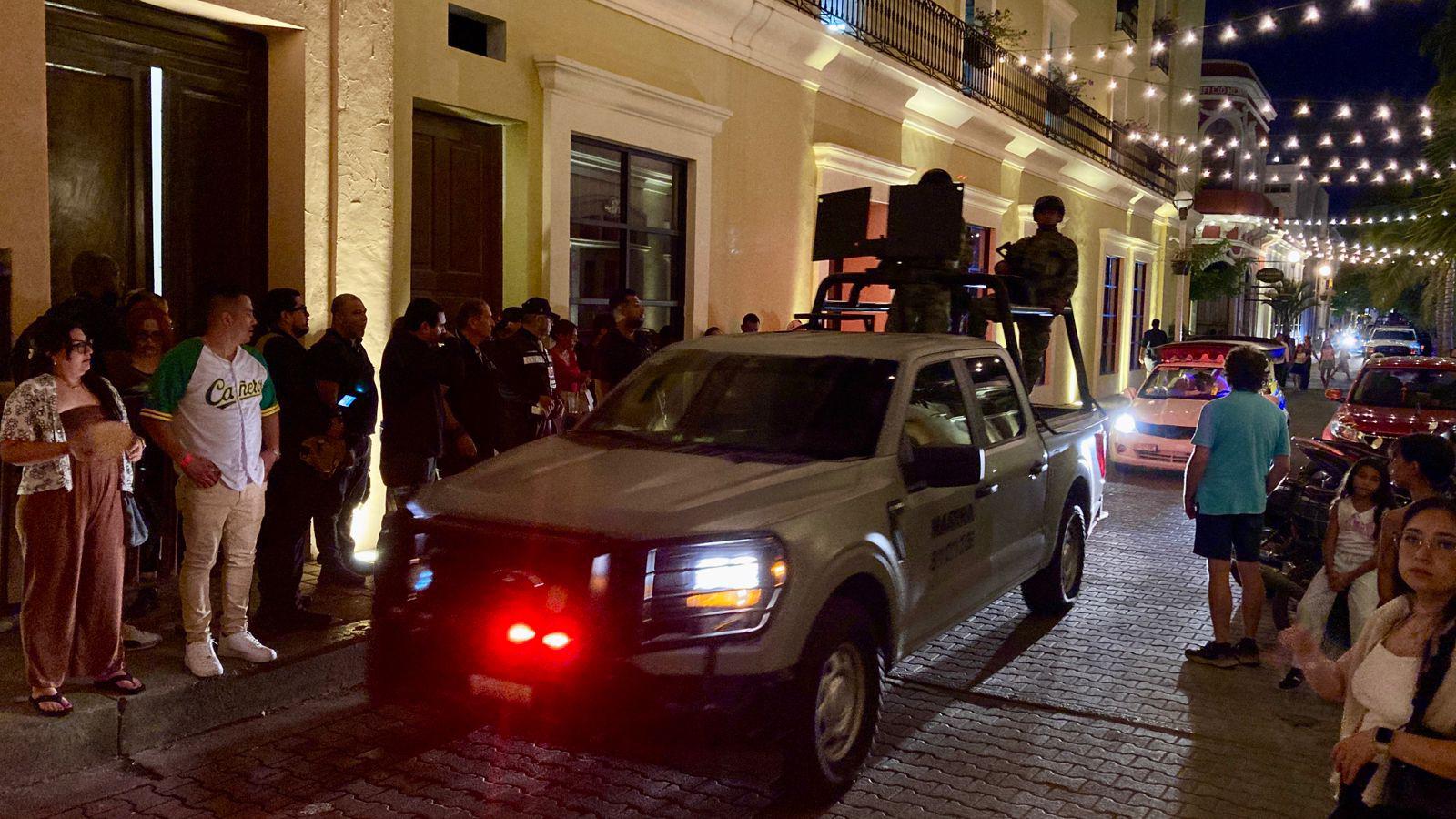 $!Refuerzan operativo de seguridad por callejoneada del Día de Muertos en Mazatlán