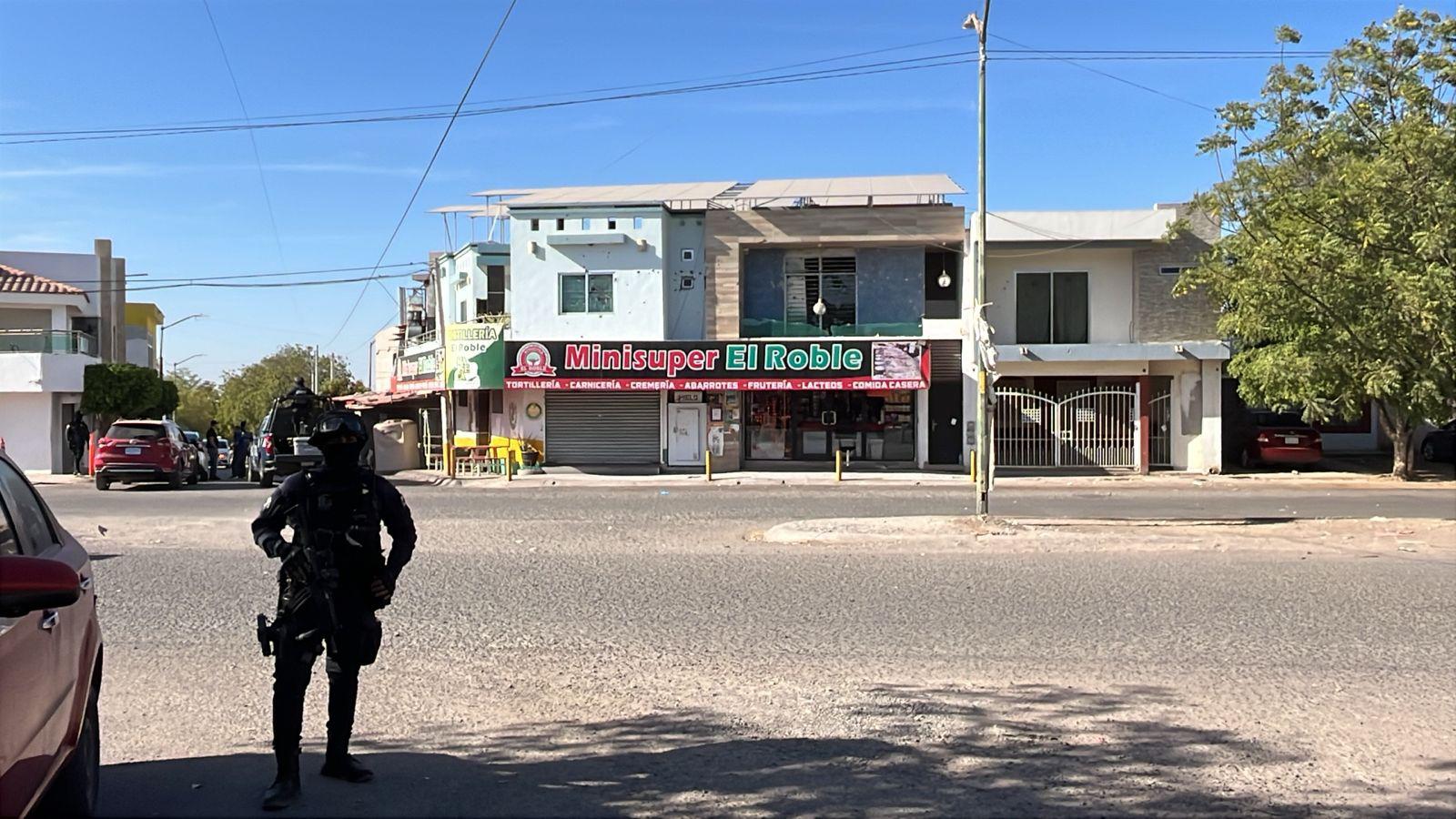 $!Balean dos domicilios, en la colonia Urbi Villa del Roble, en Culiacán