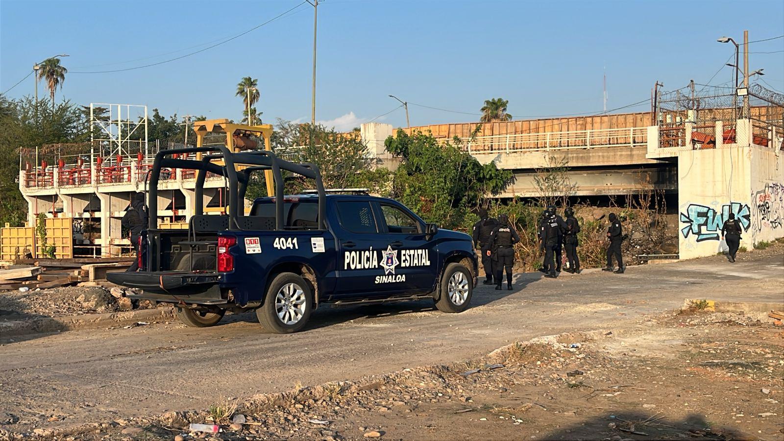 $!Localizan restos humanos reducidos a osamenta bajo el Puente Negro, en Culiacán