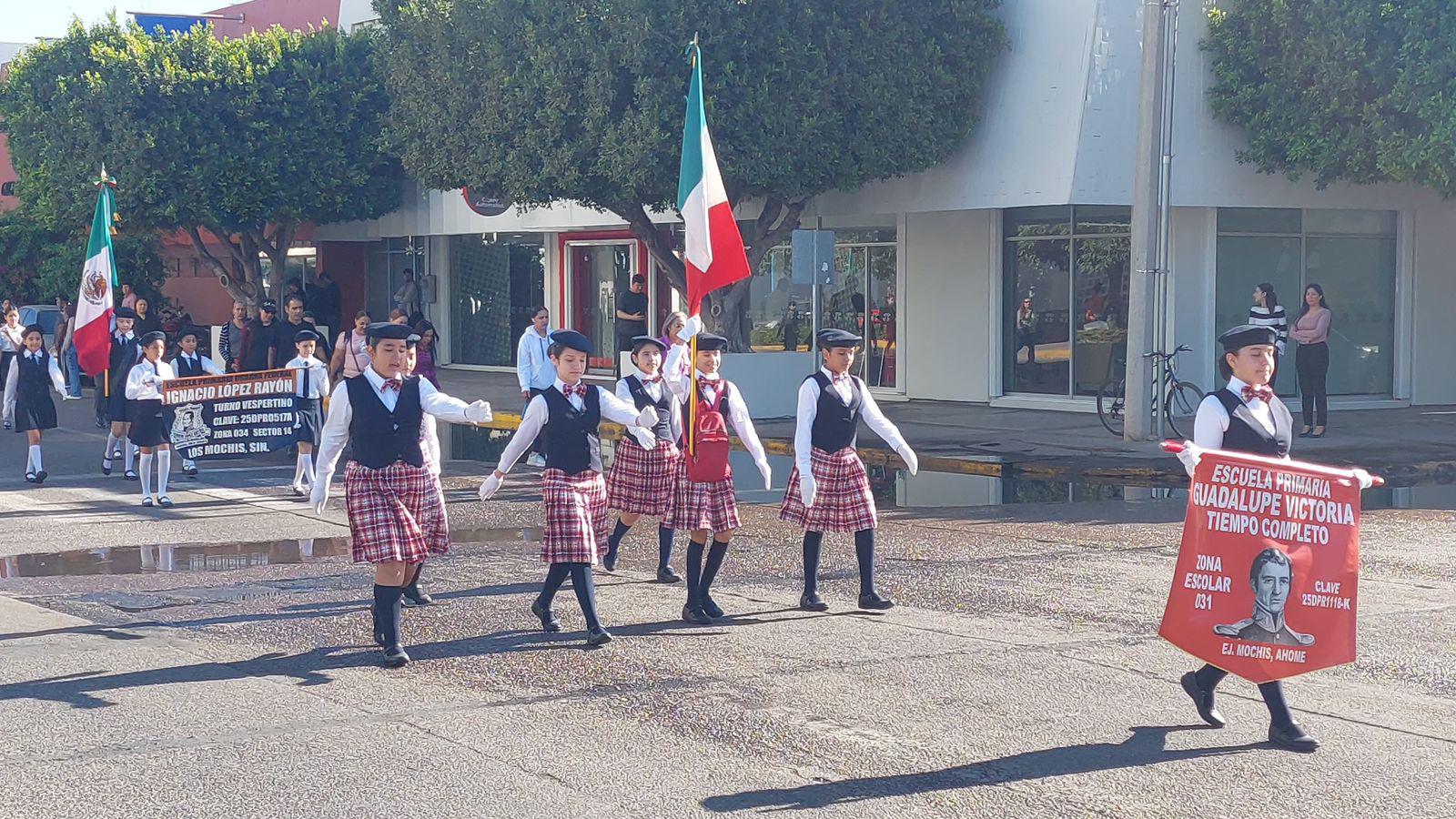 $!Conmemoran con desfile el Día de la Bandera en Ahome