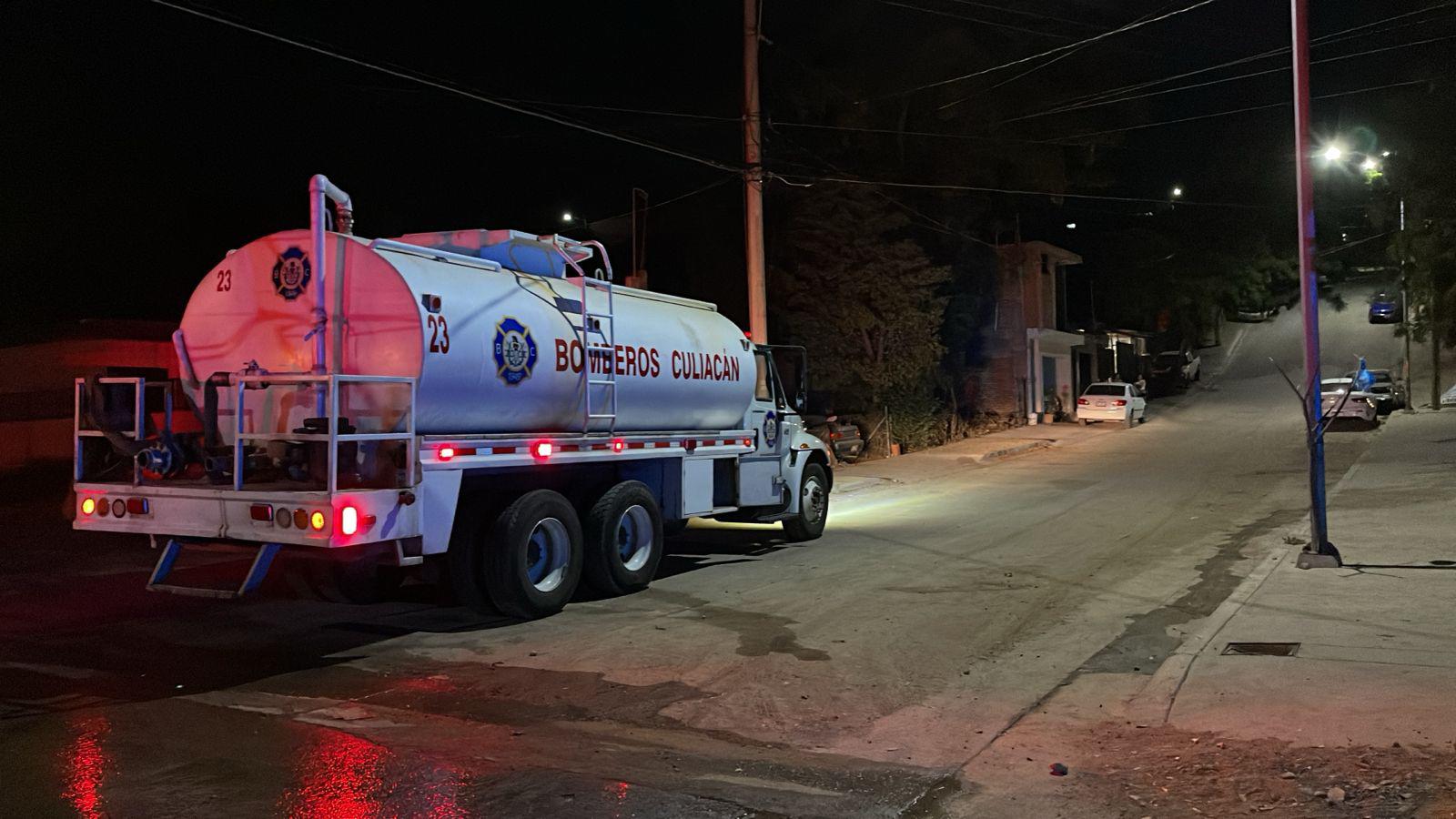 $!Incendian casa de lámina y madera en colonia Buena Vista, en Culiacán