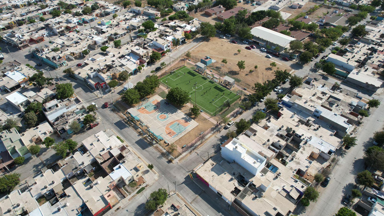$!Rehabilitan campos de futbol en Mazatlán