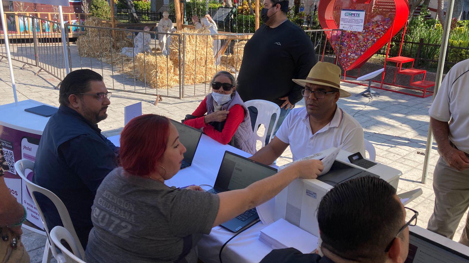 $!Realizan última edición del año del programa de atención ciudadana Contigo Mazatlán, en la Plazuela República
