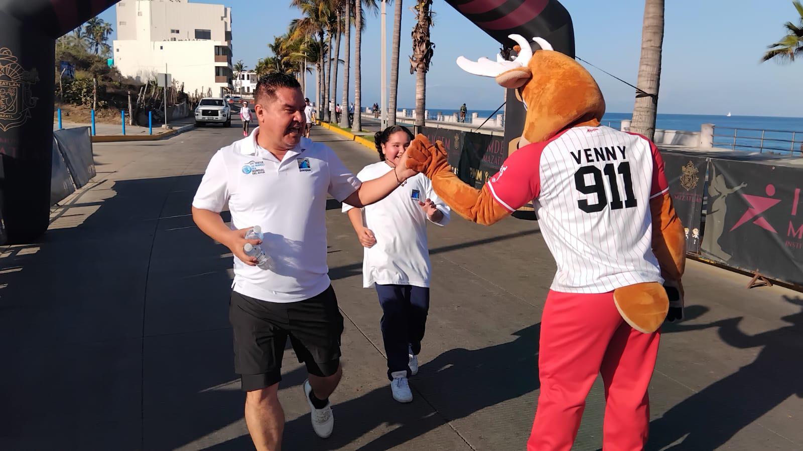 $!Mazatlán corre por el agua: 280 participantes en la primera edición