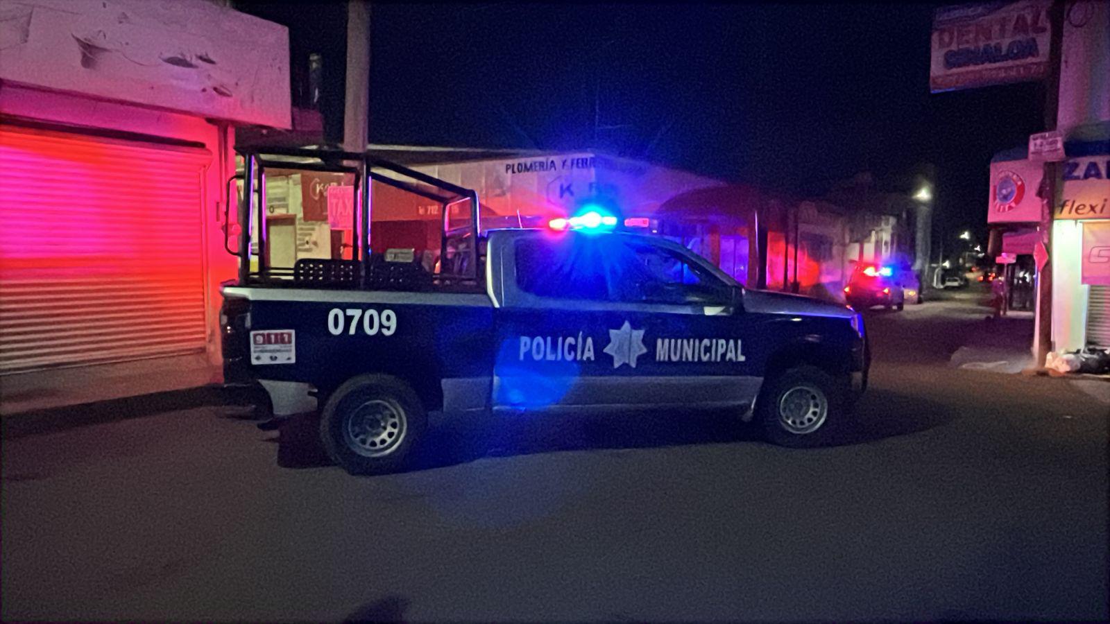 $!Asesinan a balazos a un hombre en el Mercado Rafael Buelna, en Culiacán