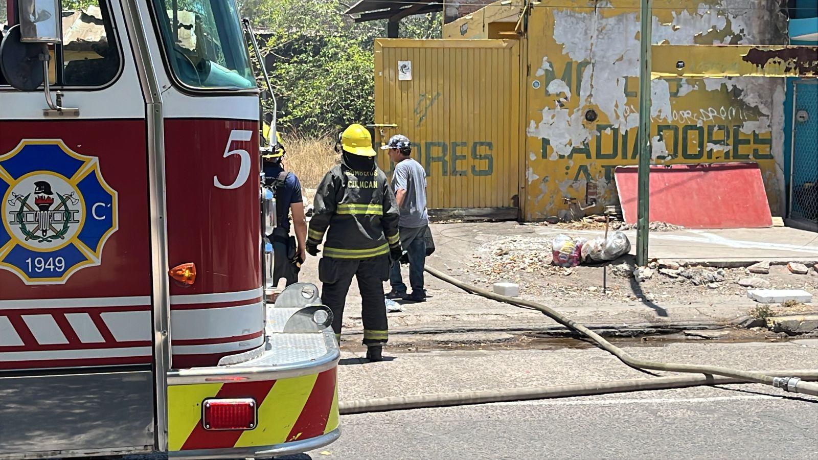 $!Se incendia un domicilio en la colonia Tierra Blanca, en Culiacán