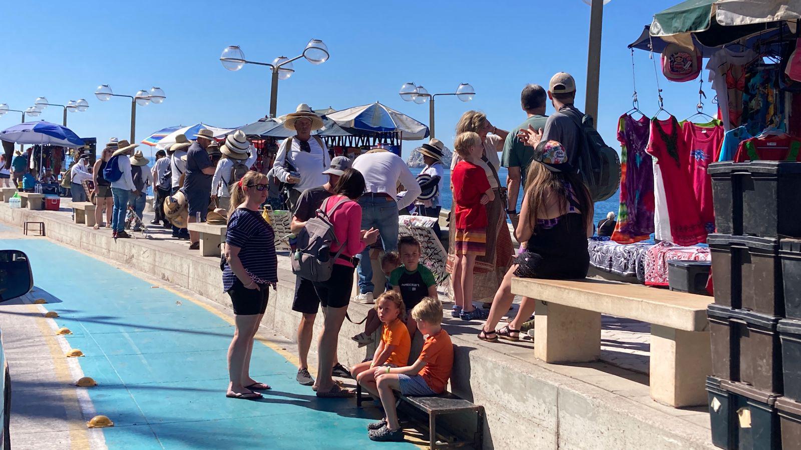 $!Arriba el Carnival Panorama con 4 mil 396 cruceristas