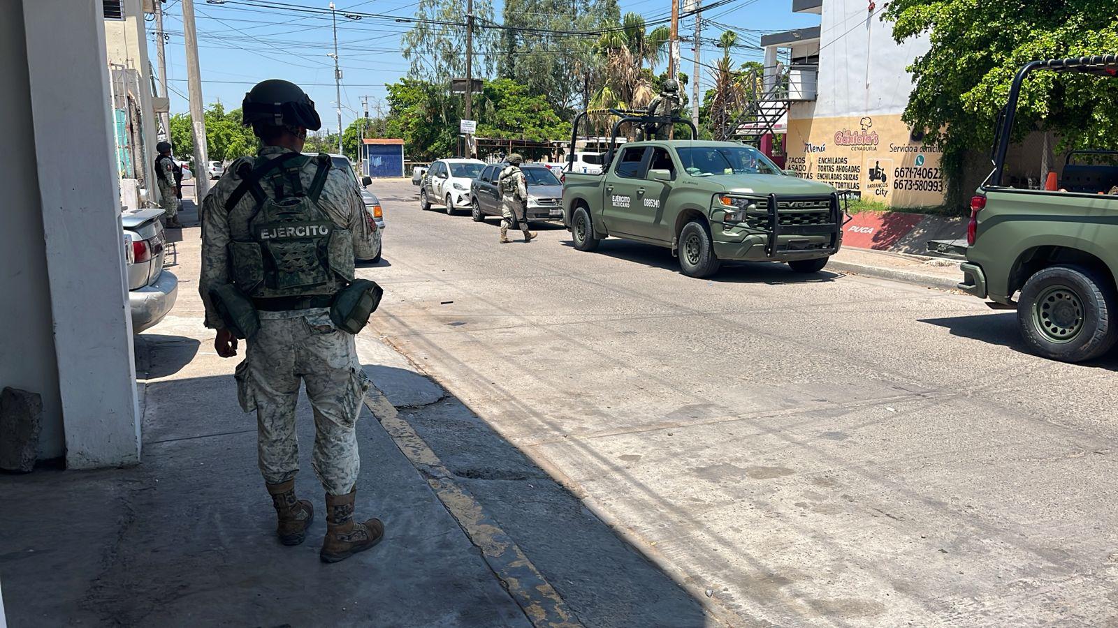 $!Joven mujer es baleada en la cabeza en Barrancos, Culiacán