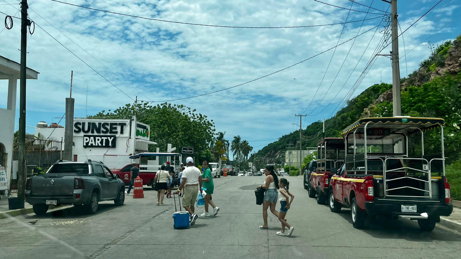$!Cierran el acceso al Faro de Mazatlán por altas temperaturas