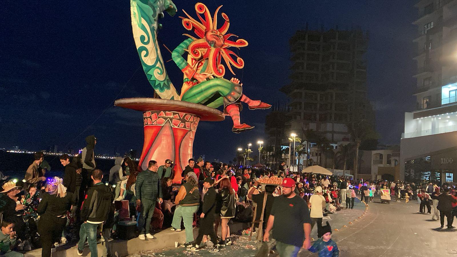 $!Con tristeza, culmina último desfile del Carnaval de Mazatlán