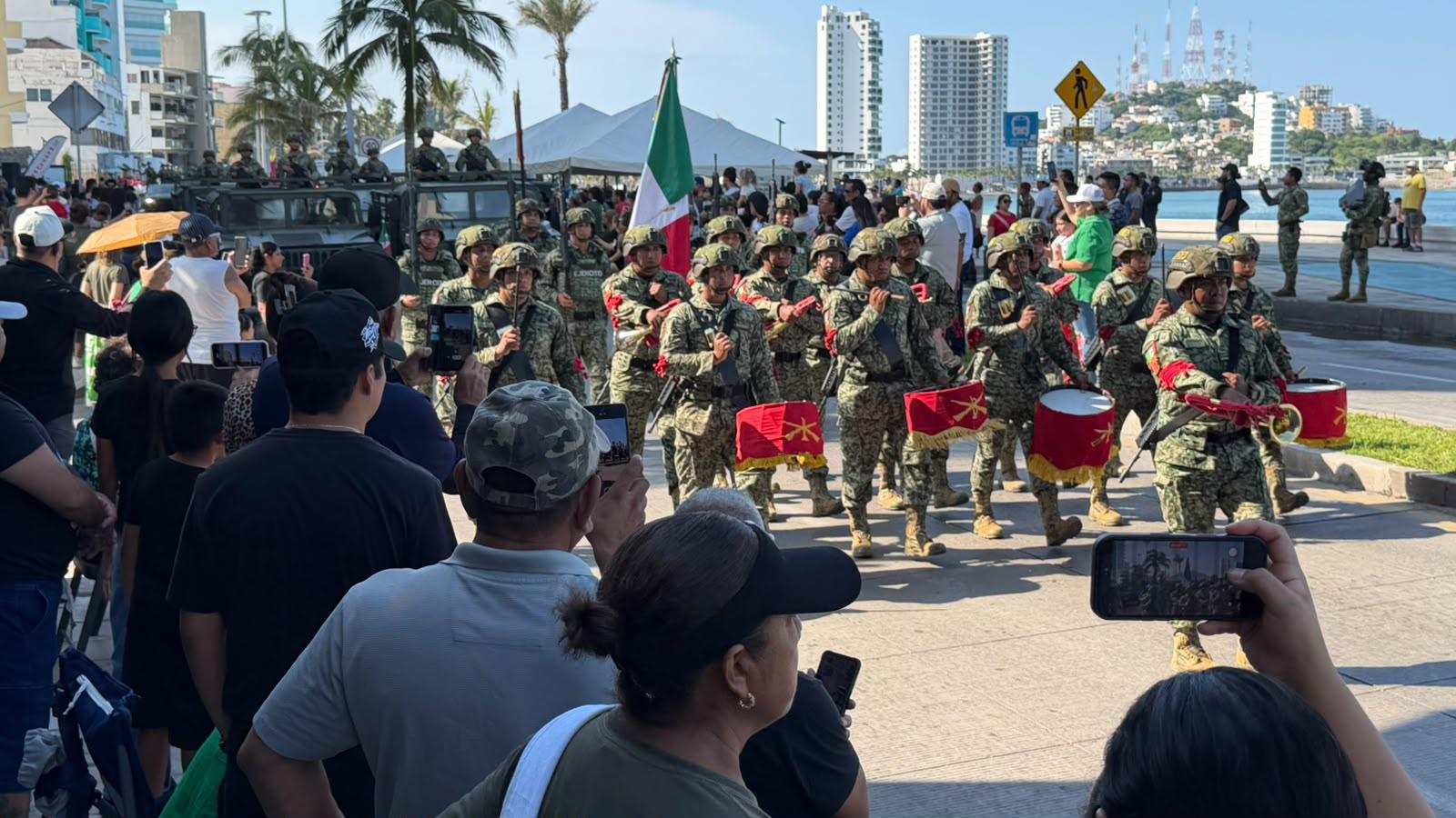 $!Conmemora Mazatlán 216 años de la Independencia de México con desfile cívico-militar