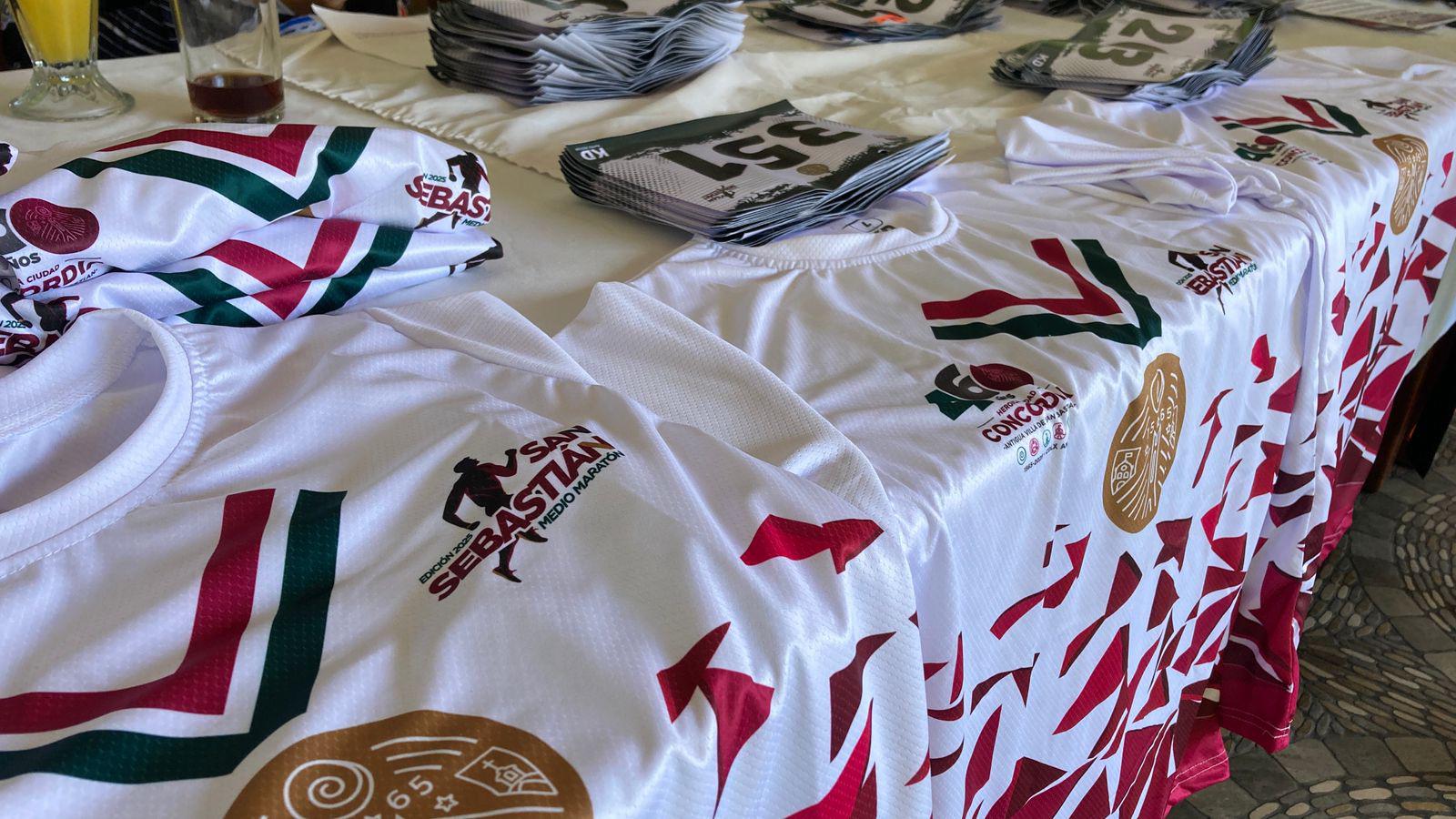 $!A correr en la gran fiesta del Medio Maratón San Sebastián