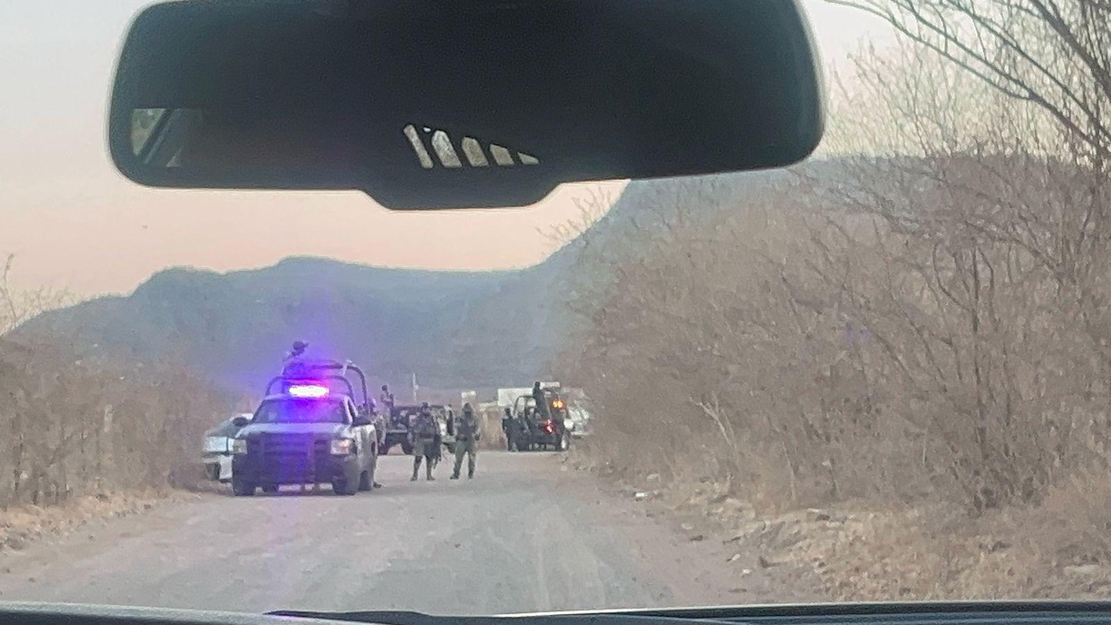 $!Aseguran 2 vehículos y detienen a un civil tras enfrentamiento en El Carrizalejo, en Culiacán