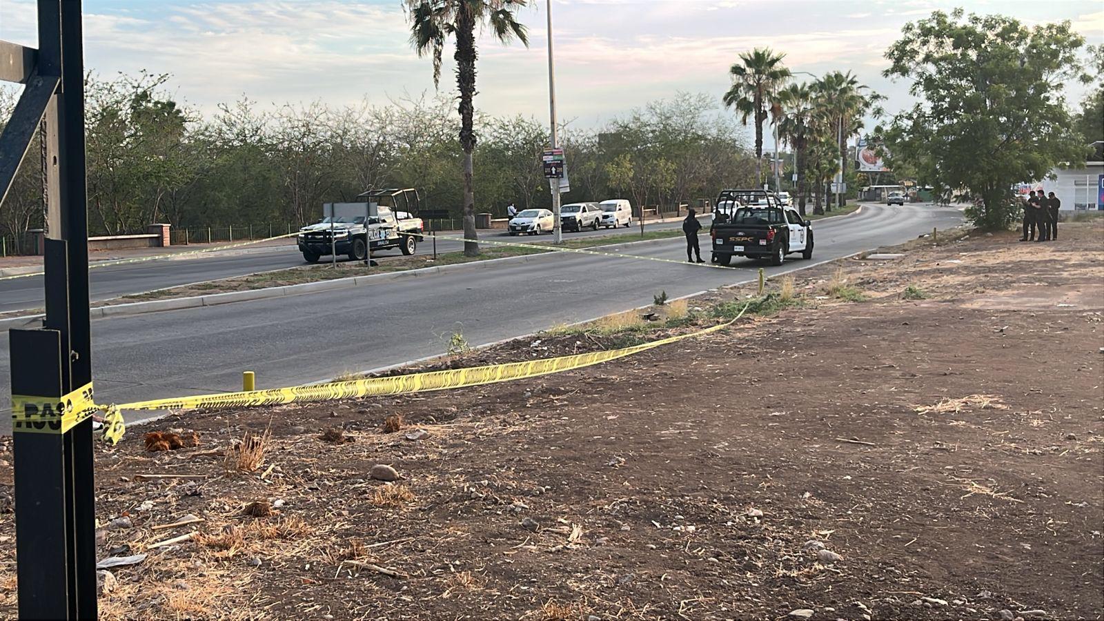 $!Arrojan cuerpo a un costado del Malecón Nuevo de Culiacán y provocan movilización de fuerzas federales