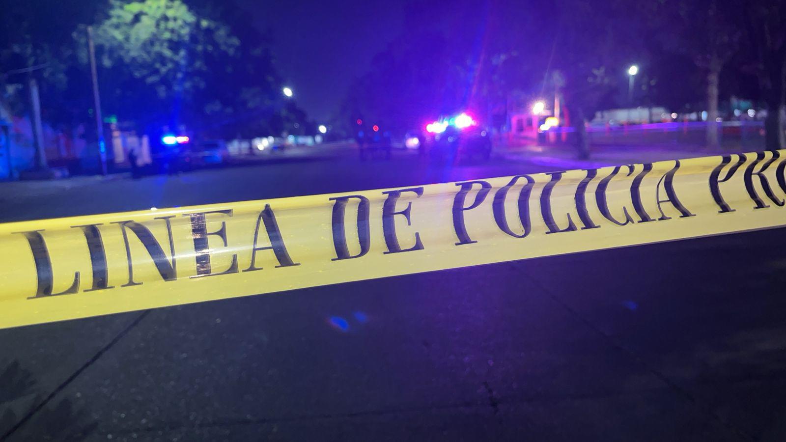 $!Localizan a un hombre asesinado a balazos frente al Palacio de Gobierno de Culiacán