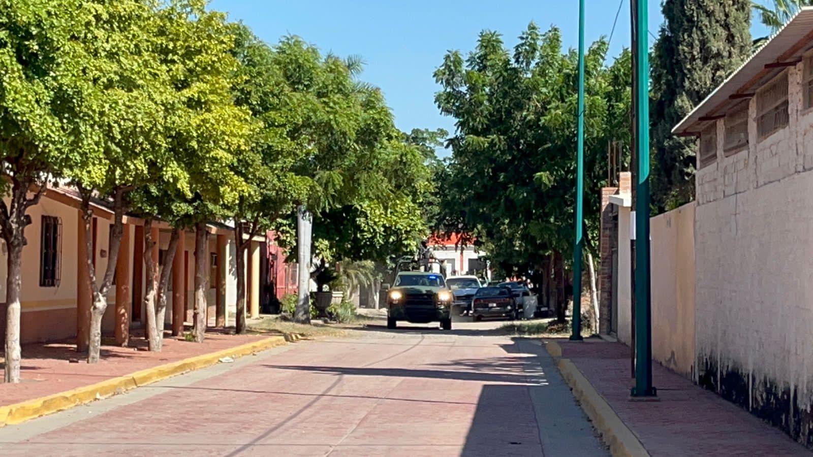 $!Presencia militar inquieta a familias de Guasave; Ejército realiza cateos en busca de información