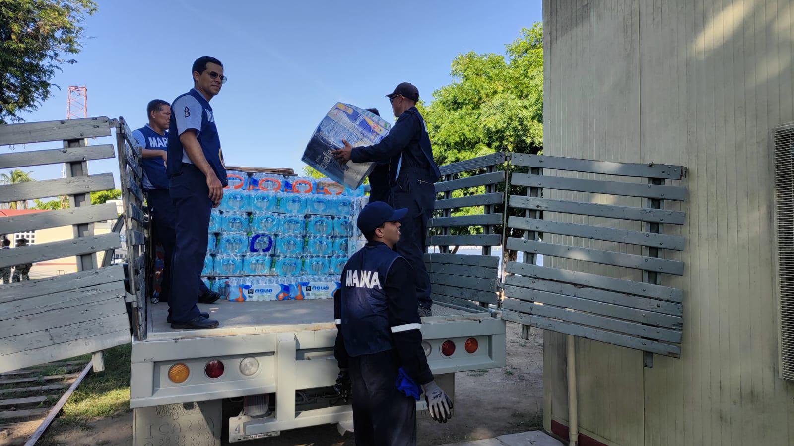 $!Envía Marina segundo camión con despensas a afectados por lluvias, gracias al apoyo de mazatlecos