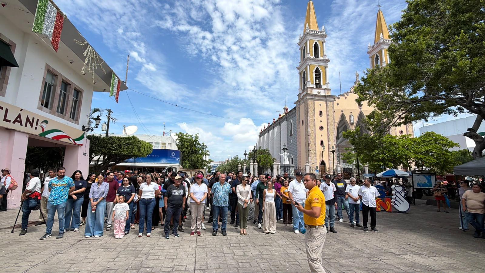 $!Moviliza Simulacro Nacional a 130 personas en el Palacio Municipal de Mazatlán