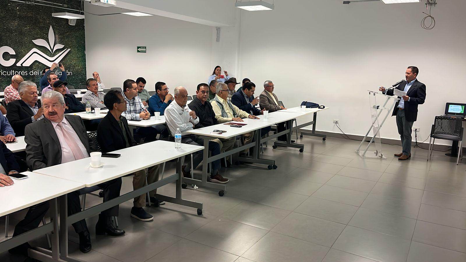 $!Larrañaga Núñez rinde protesta como presidente del Colegio de Ingenieros Agrónomos