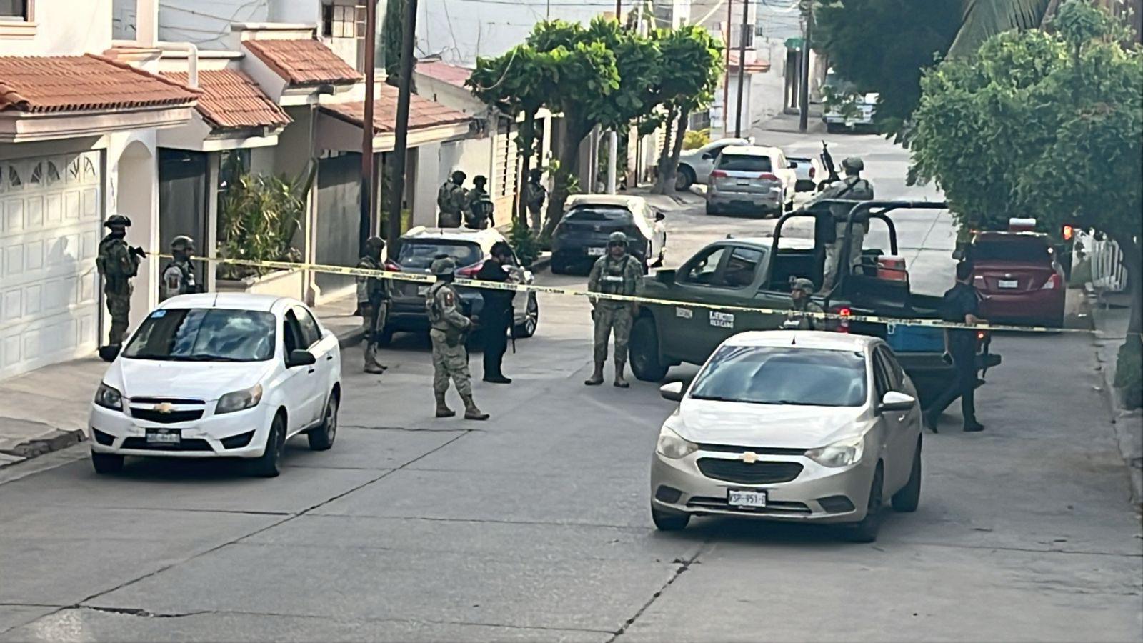 $!Aseguran 2 vehículos robados tras ataque a balazos contra vivienda en Culiacán