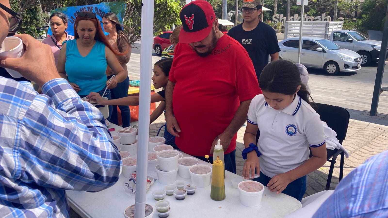 $!Conapesca impulsa el consumo de productos del mar con el Mercado Azul en Mazatlán