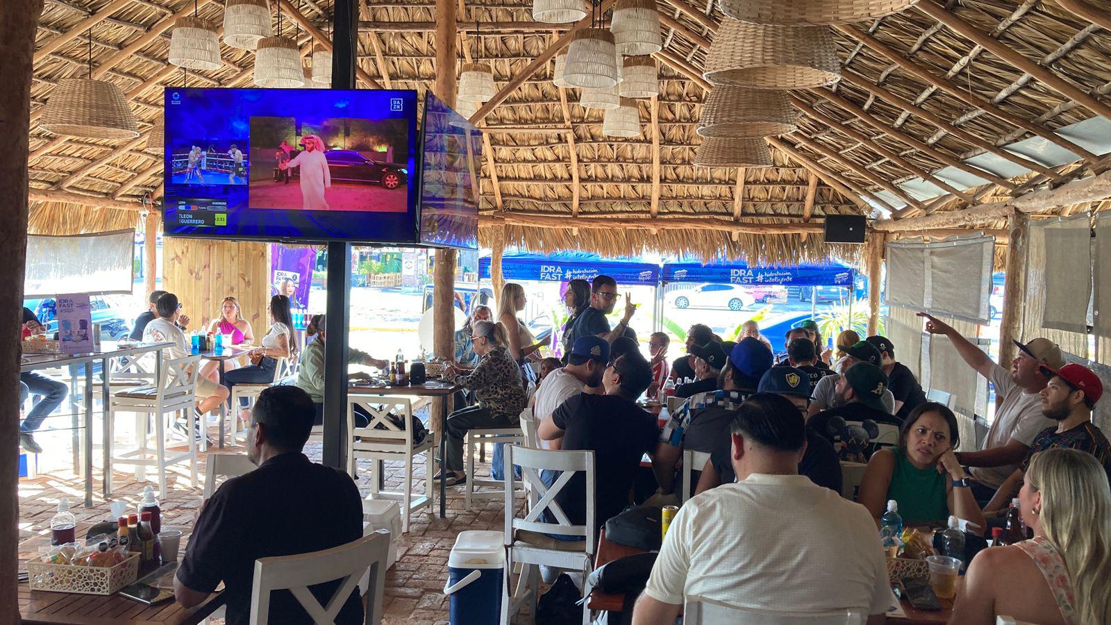 $!Estoy contenta por mi hijo, aunque no lo vi pelear: Mamá de Marco Verde