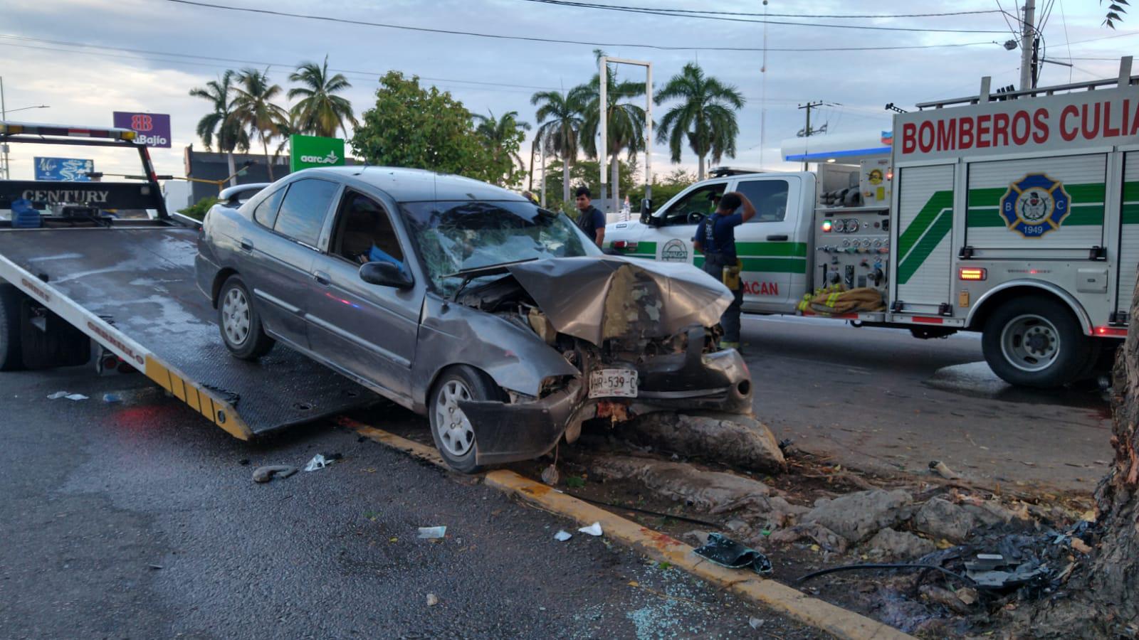 $!Accidente deja una persona muerta y dos lesionadas en la Colonia San Rafael, en Culiacán