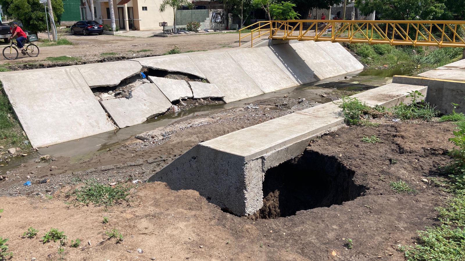 $!Colapsa revestimiento de canal en Mazatlán a dos meses de ser inaugurado