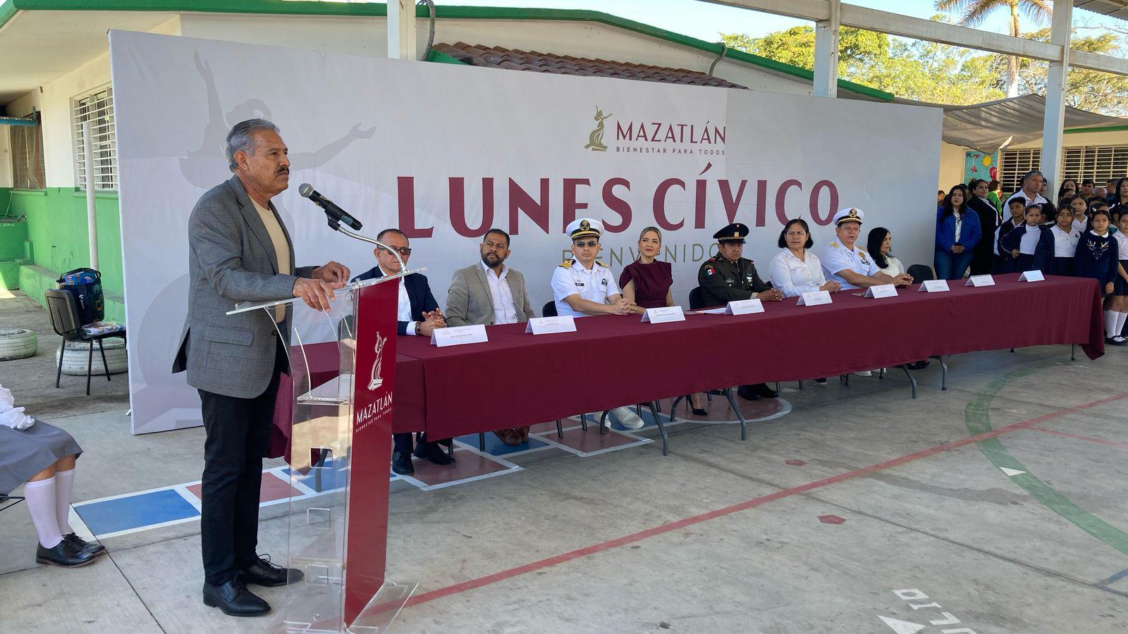 $!Agradecen pronto inicio de reconstrucción de barda perimetral en escuela primaria de Mazatlán