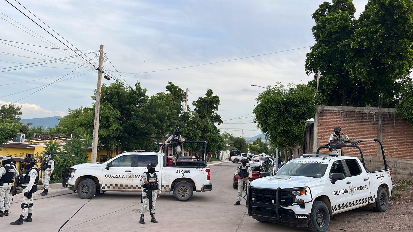 $!Matan a hombre a balazos mientras lavaba un carro en la colonia Rosario Uzárraga, Culiacán