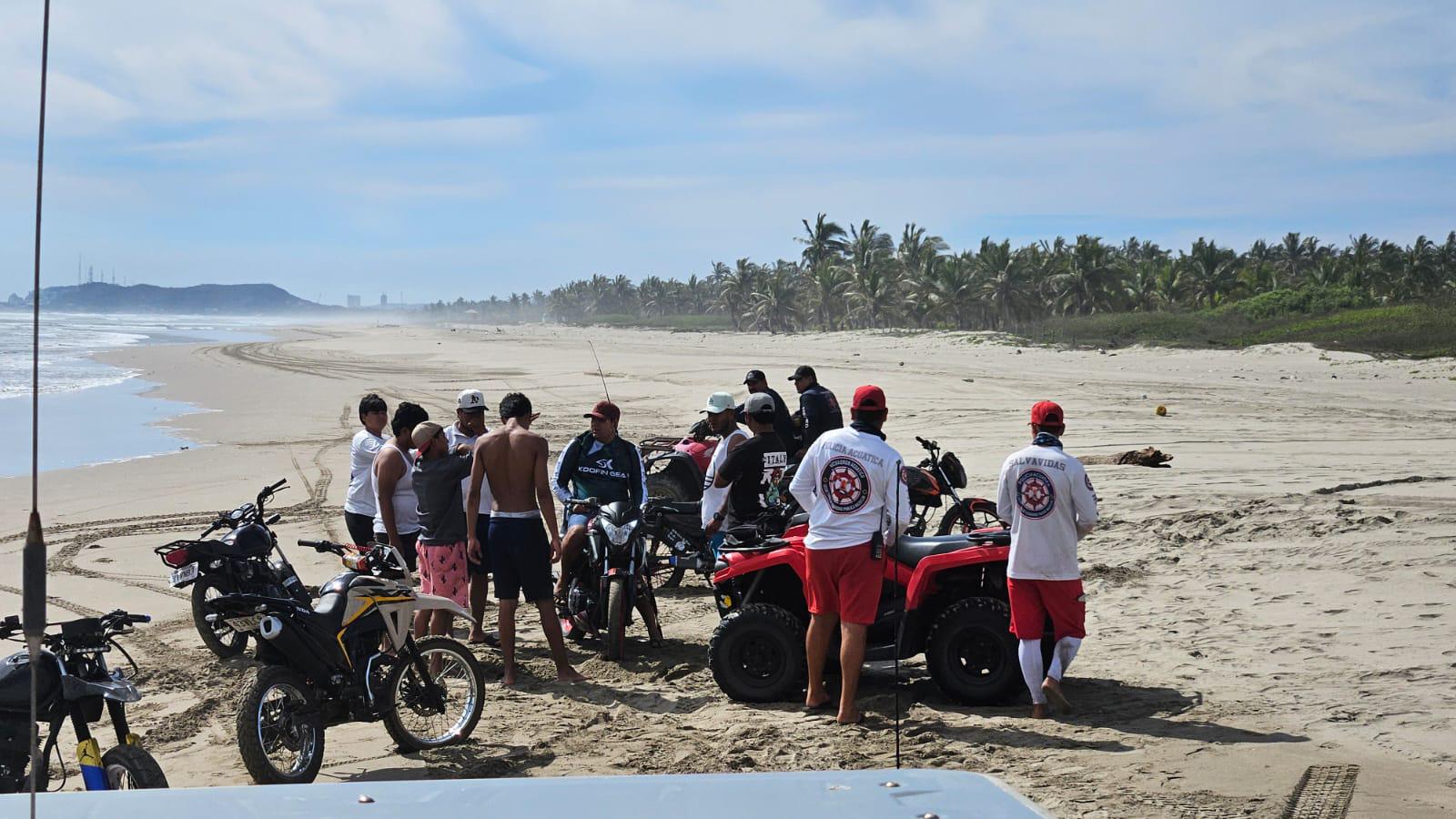$!Desaparece menor en el mar de la Isla de la Piedra, en Mazatlán; rescatan a 10