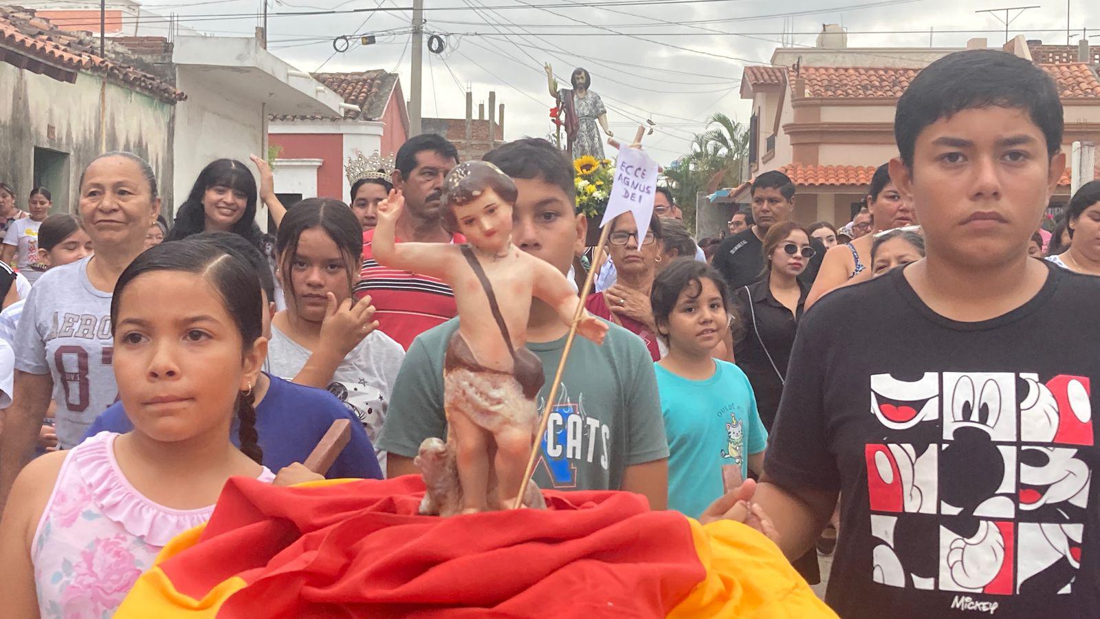 $!Cumplen feligreses a San Juan Bautista en el Río Presidio, en Villa Unión