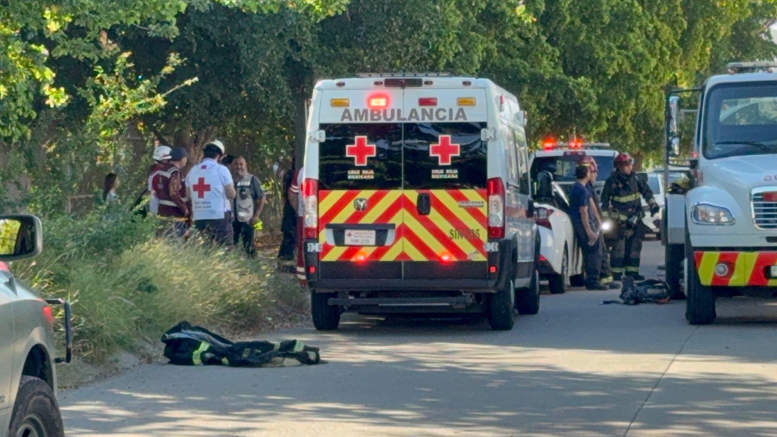 $!Rescatan a dos mujeres y una bebé tras incendio en vivienda del sector Tres Ríos, en Culiacán