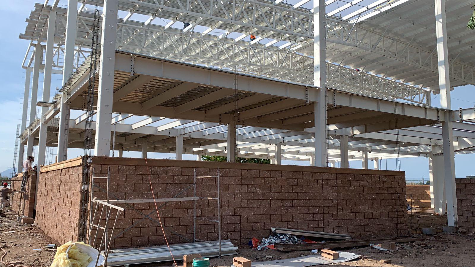 $!Instalan butacas en alberca olímpica de Mazatlán