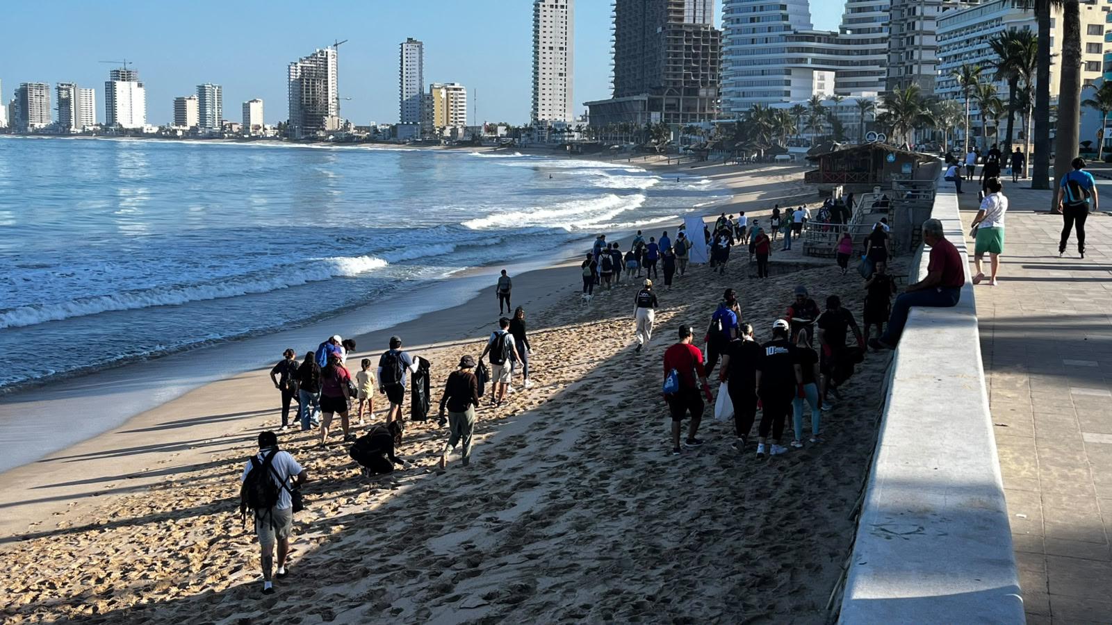$!Mantener playas limpias fortalece el turismo y la economía del puerto: Gran Acuario Mazatlán