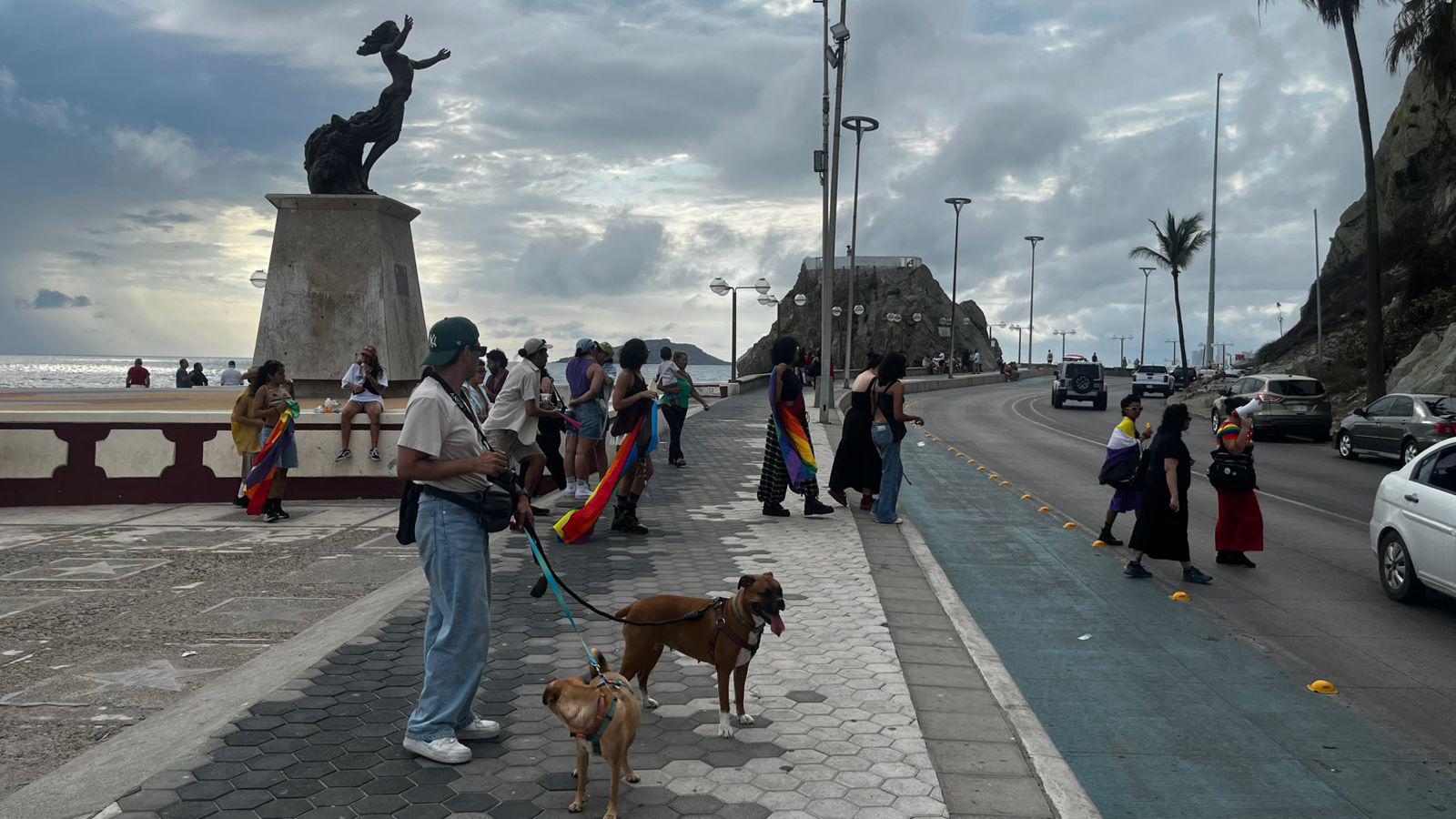 $!Con ‘Contramarcha de la Rabia’, distintos colectivos protestan contra la despolitización y comercialización del Pride en Mazatlán